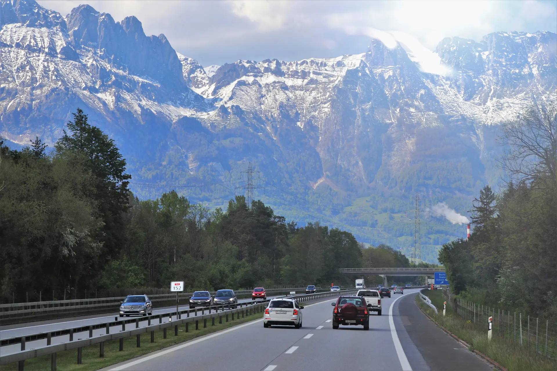 Carretera hacia Andorra en los Pirineos