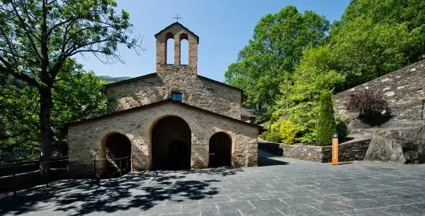 Santuario viejo de Meritxell - iglesia de piedra reconstruida
