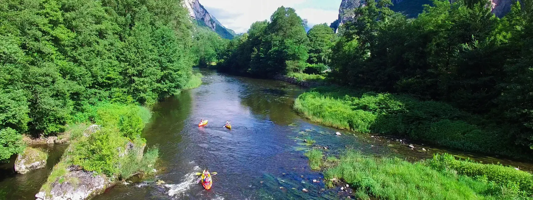 Vista aérea de Ariège Evasion - canoa y kayak en Francia cerca de Andorra