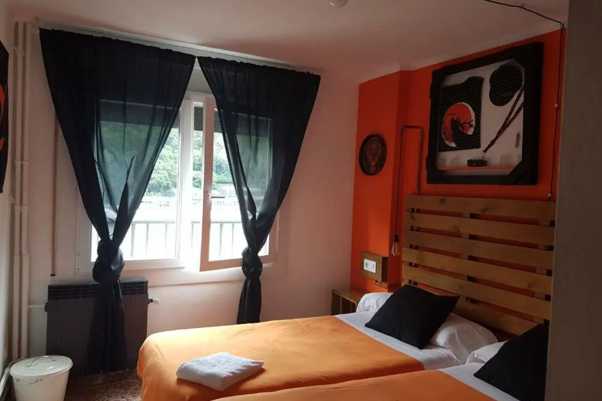 Barri Antic Hostel & Pub dans la vieille ville d'Andorre-la-Vieille