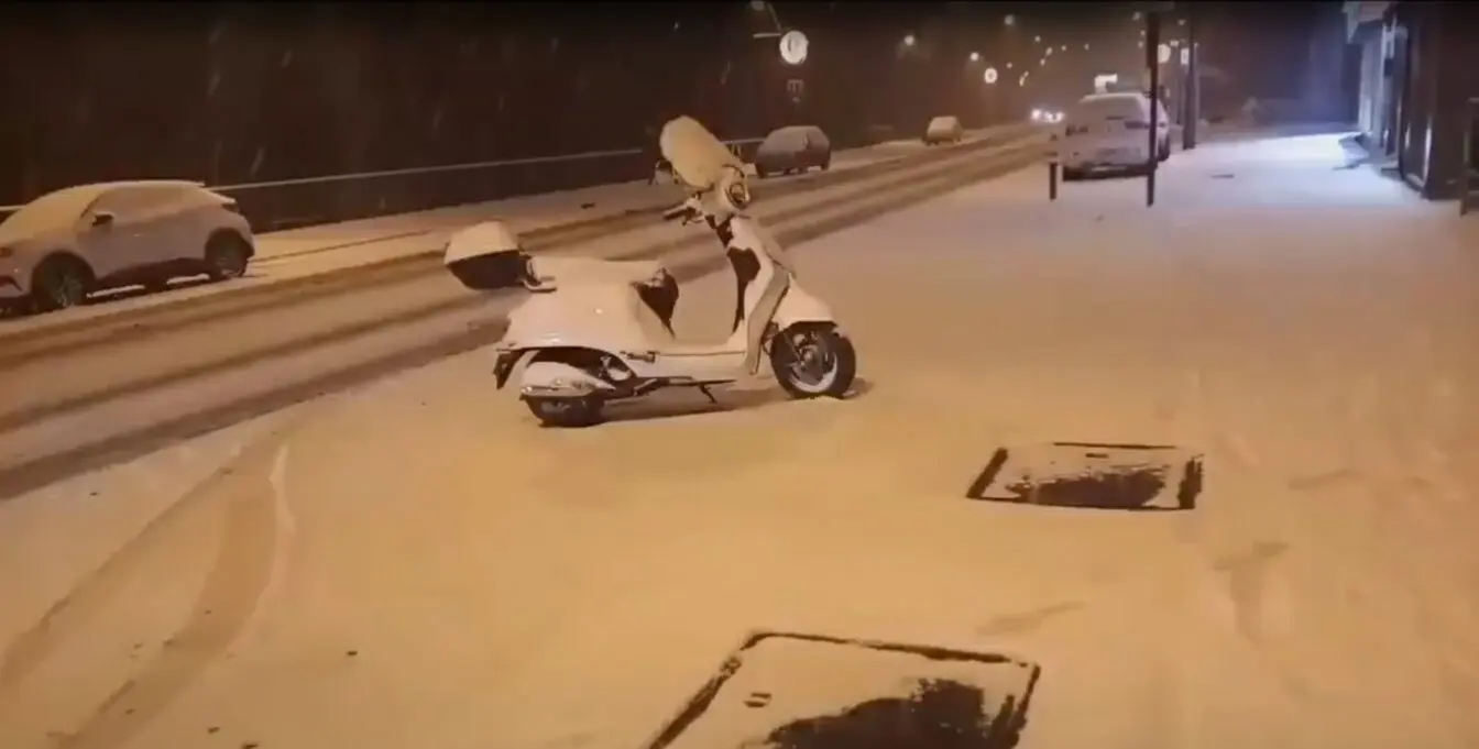 Carretera con nieve en Andorra
