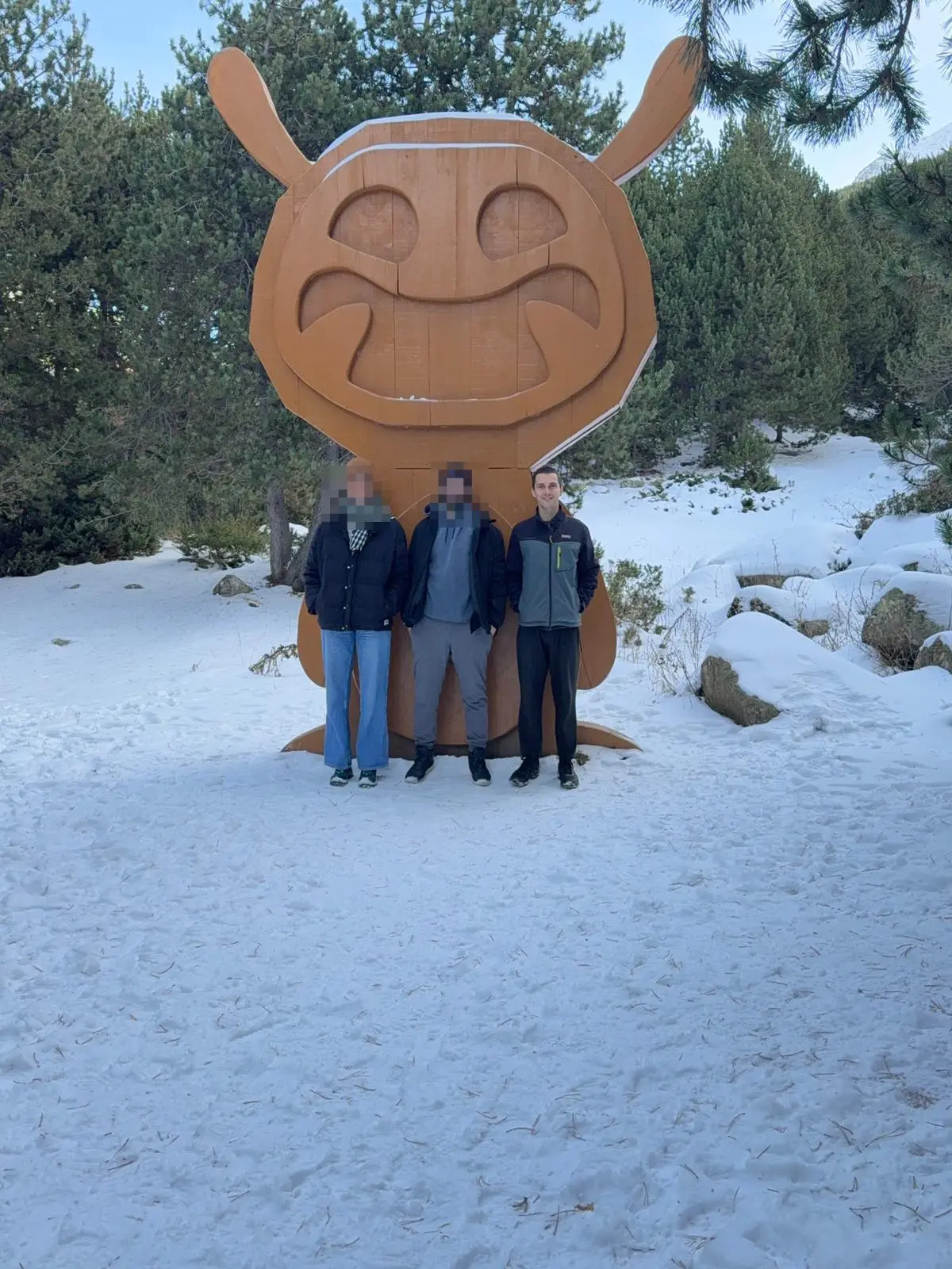 Visitando el tamarro enko con unos amigos