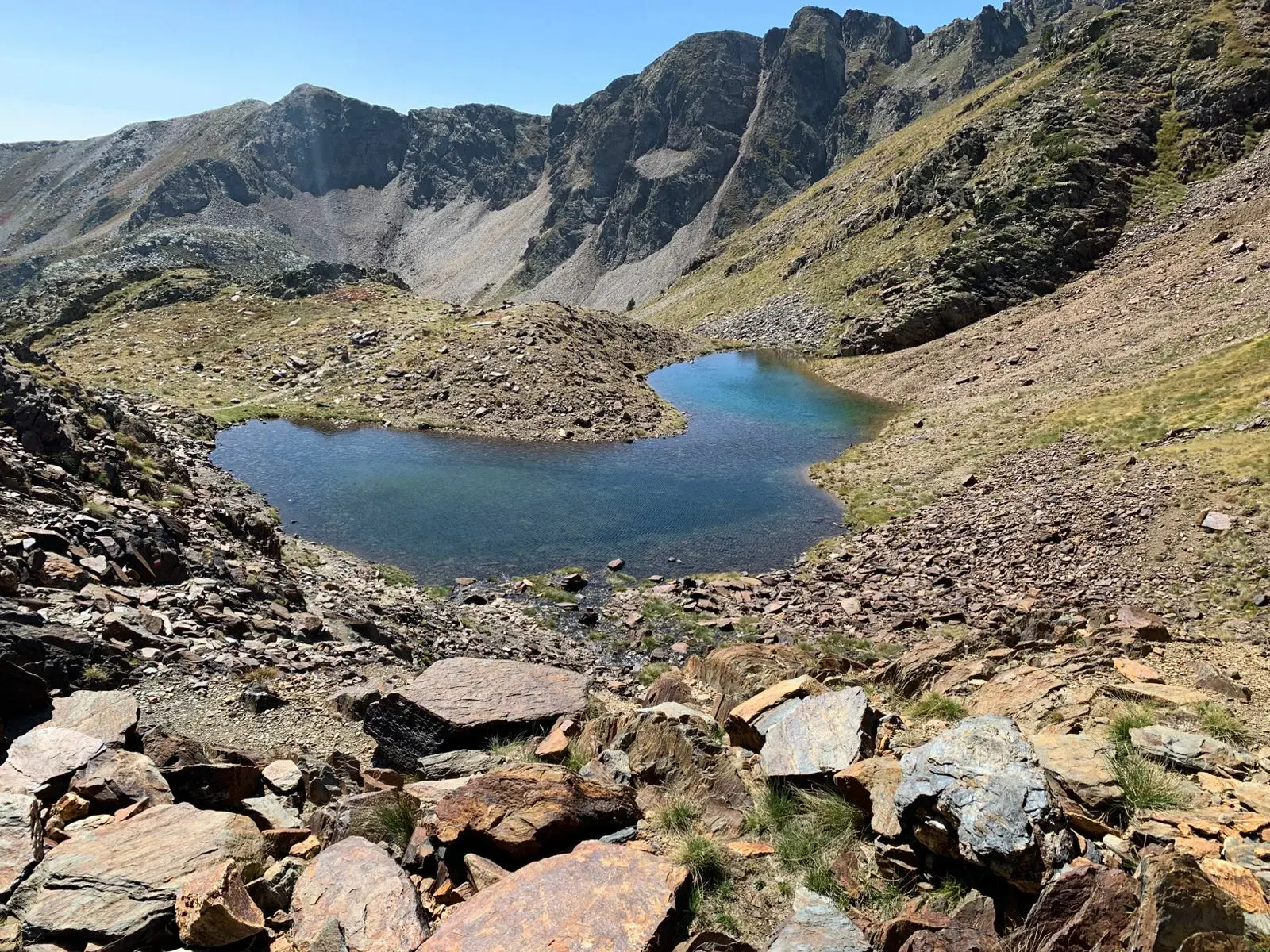 Llac Negre de Comapedrosa, el lago más salvaje de Andorra