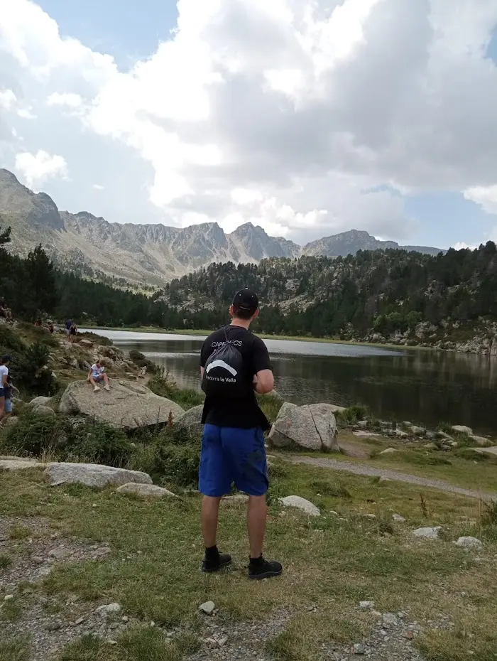 Manuel al lado del primer Estany de Pessons en Grau Roig, Andorra