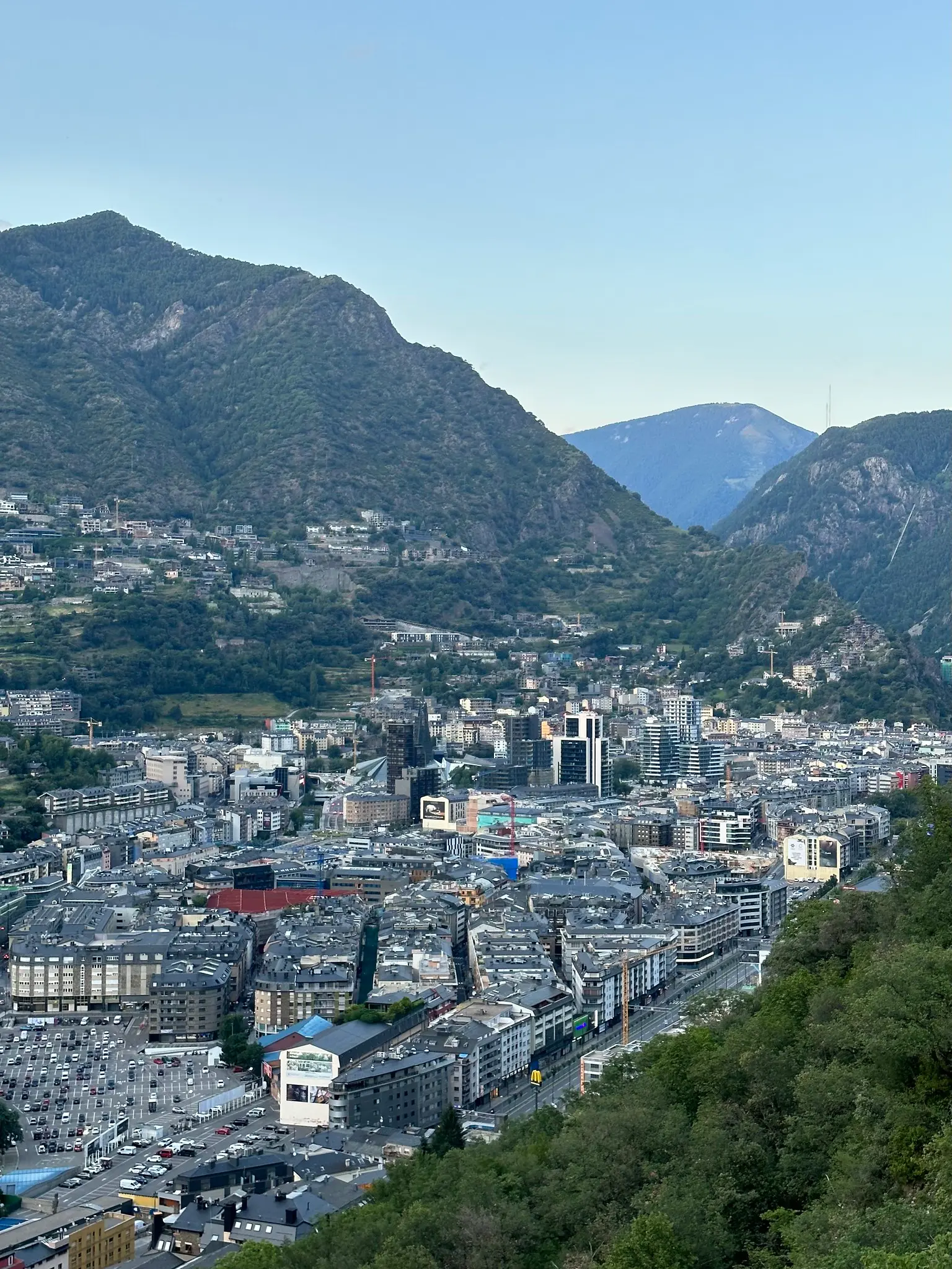 Vista de Andorra la Vella desde el Mirador del Roc de Senders