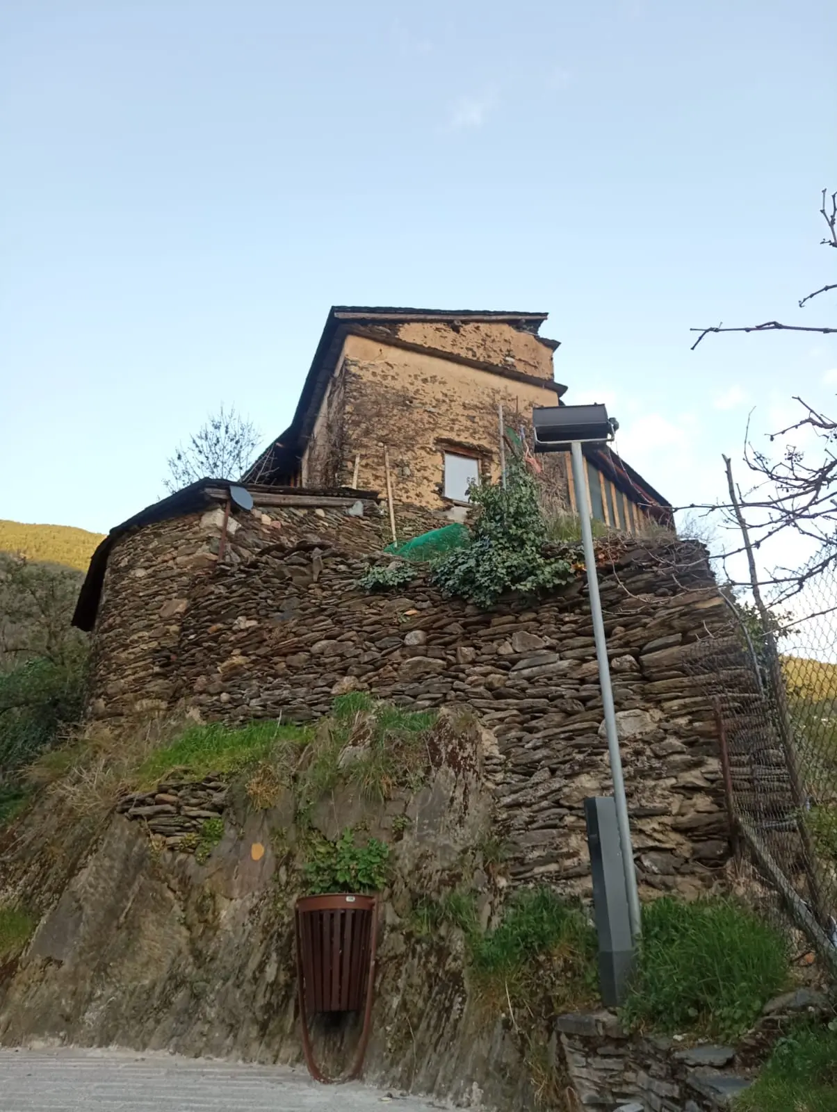 Colombier de Cotxa de loin 2026