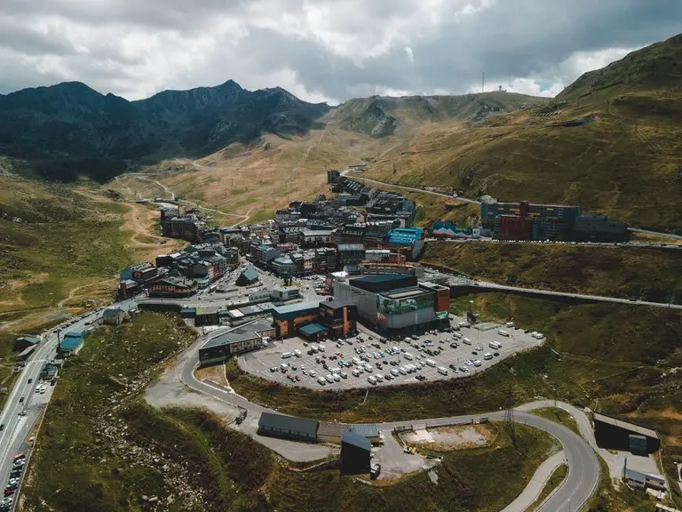 Pas de la Case - Village frontalier d'Andorre