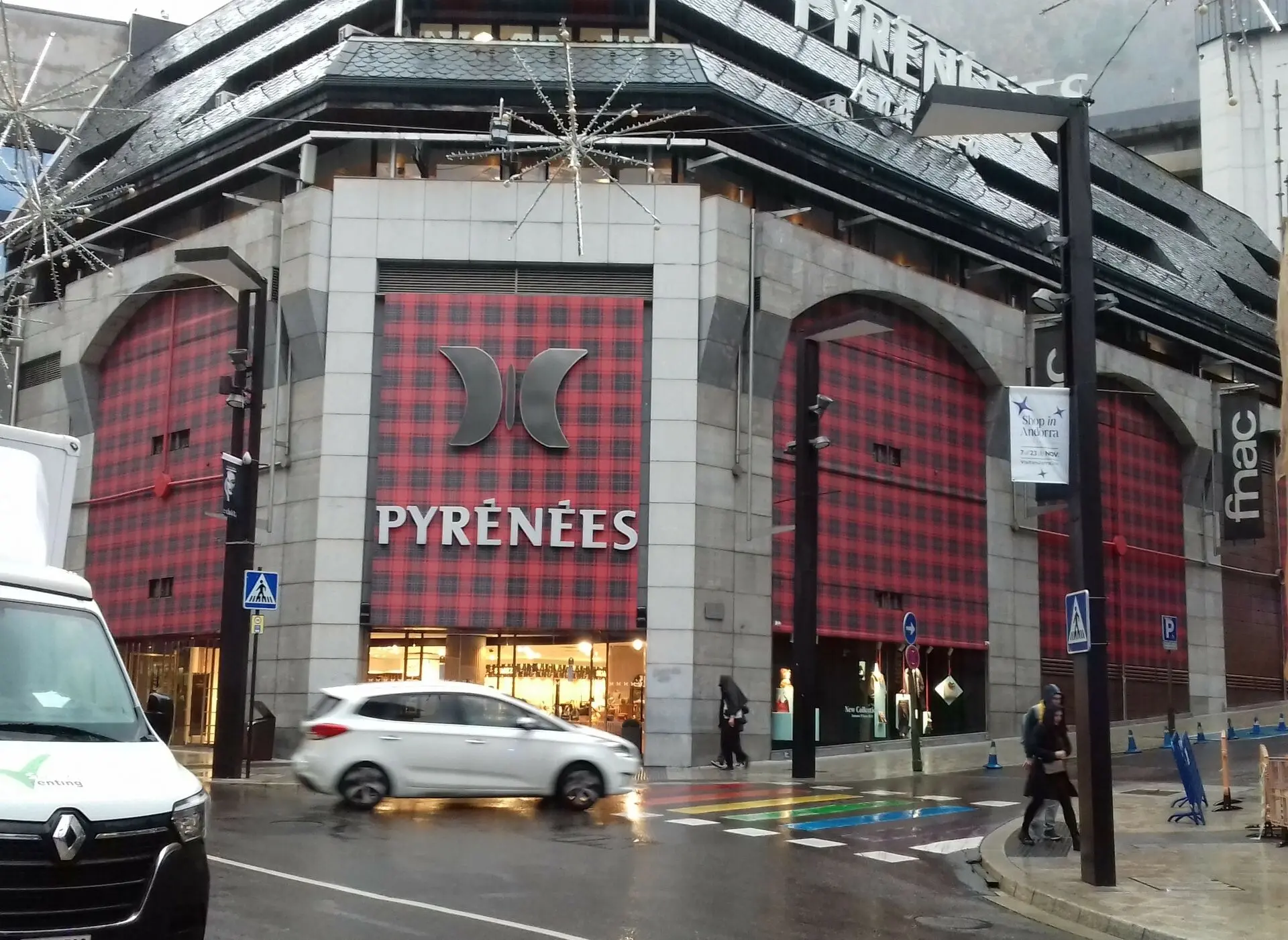 Magasins de vêtements sur l'Avenue Carlemany en Andorre