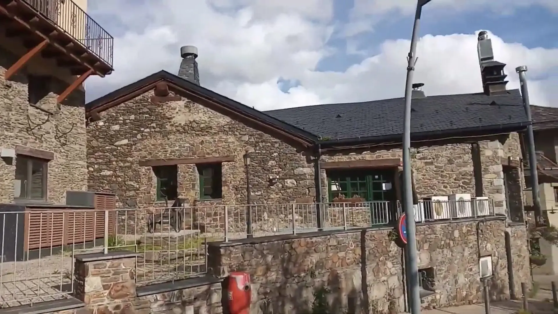 Stone houses in Sispony