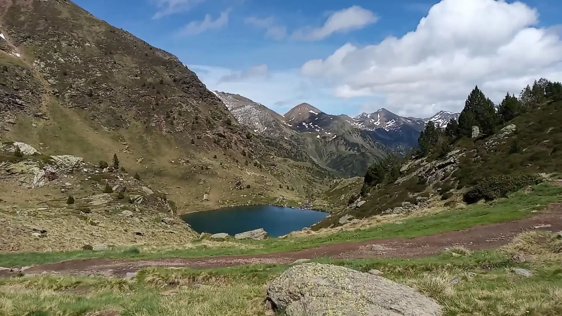 Vistas del Estany Primer desde la ruta